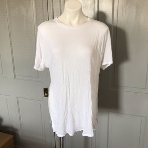 ALO Yoga White Crewneck split hem tee